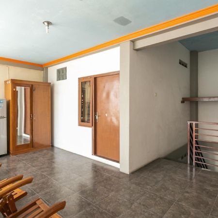 Reddoorz Syariah Near Stadion Manahan Solo 2 מראה חיצוני תמונה