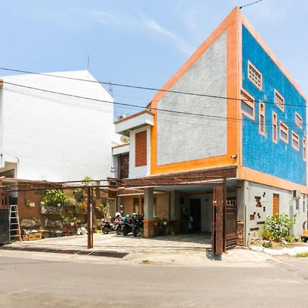 Reddoorz Syariah Near Stadion Manahan Solo 2 מראה חיצוני תמונה