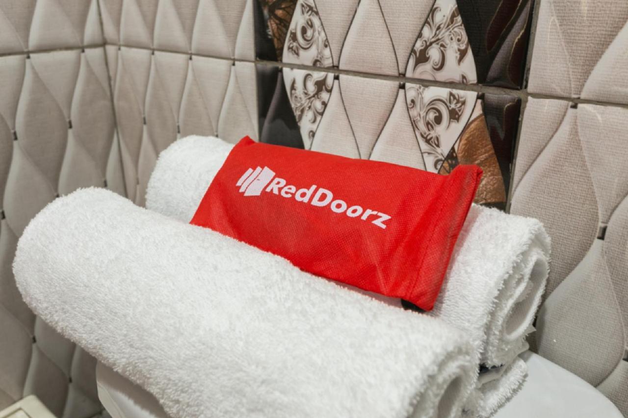 Reddoorz Syariah Near Stadion Manahan Solo 2 מראה חיצוני תמונה