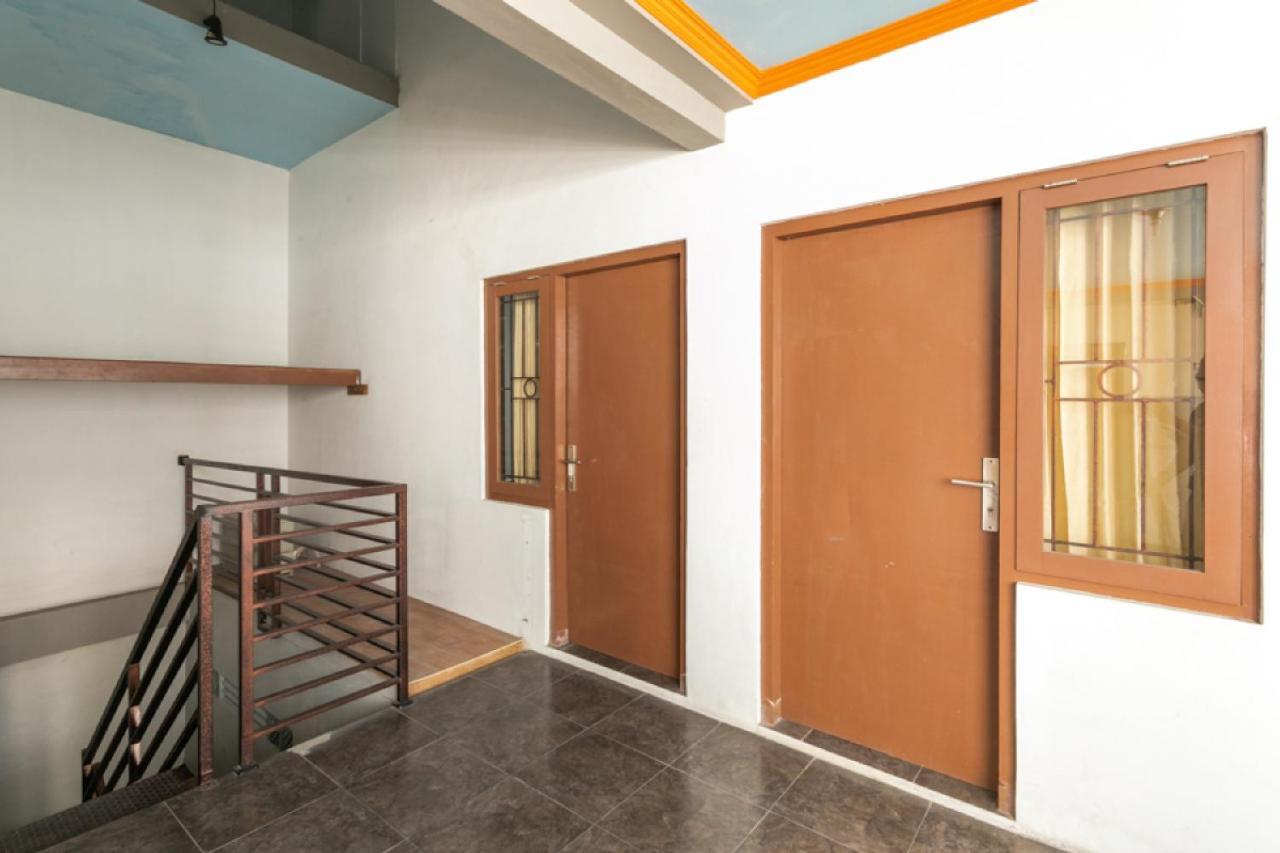Reddoorz Syariah Near Stadion Manahan Solo 2 מראה חיצוני תמונה